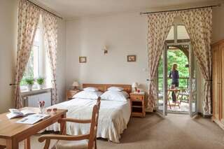 Отели типа «постель и завтрак» Willa Lawenda Кудова-Здруй Улучшенный четырехместный номер-2