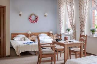 Отели типа «постель и завтрак» Willa Lawenda Кудова-Здруй Улучшенный четырехместный номер-3